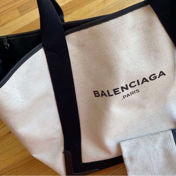 COPY - Balenciaga Tote - Picture 4 of 10